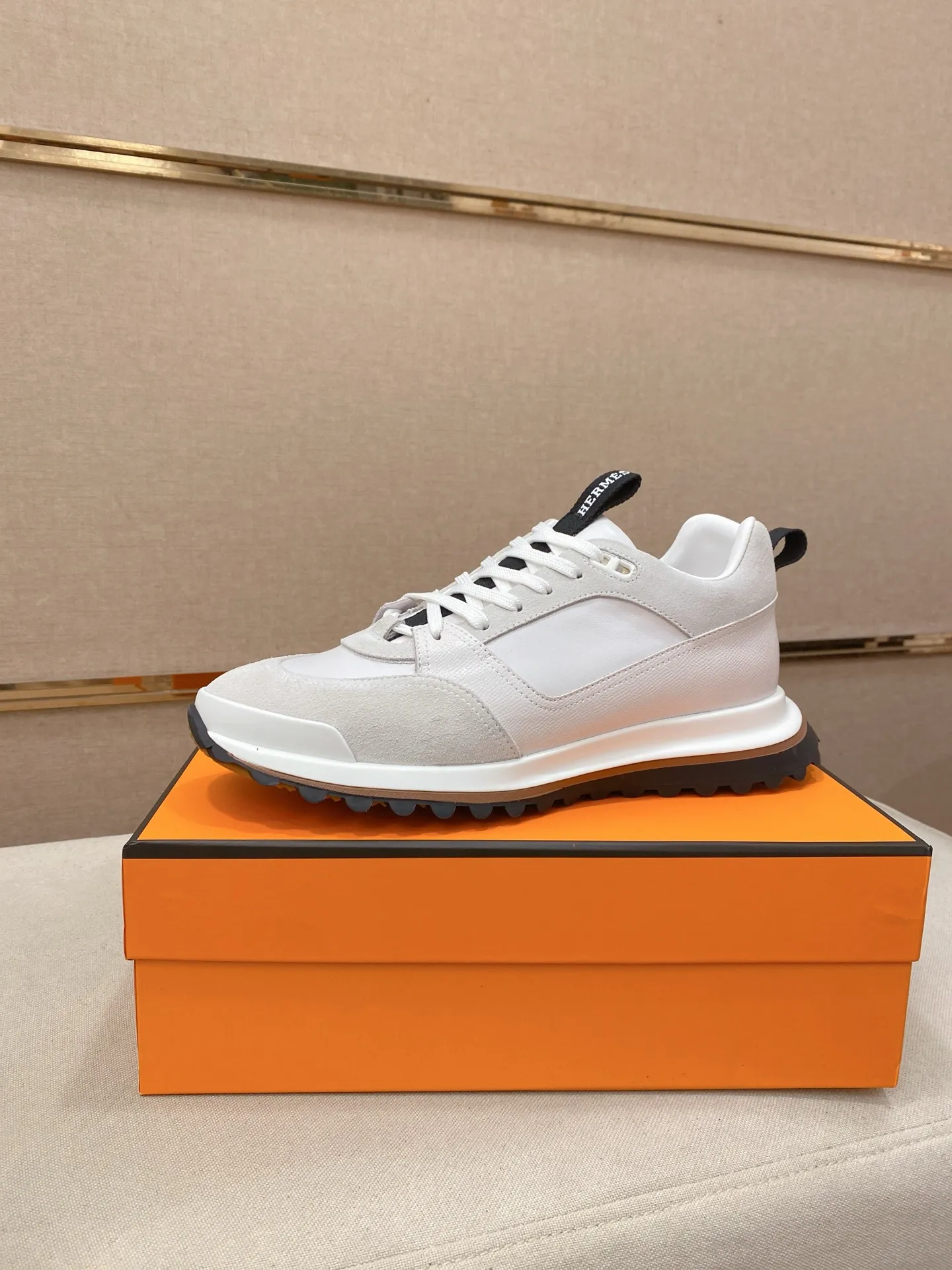 Men's clothing and shoes💰: 520💰《HERMES》【Classic original single version】Hermès; top 🔝purchasing agent🔍🔍men's latest 🇺🇸 counter sales simultaneously, original imported from Italy ▲▲first-layer cowhide ▲▲ (high-end, nobility, class) times) Exquisite workmanship (Italian 🇮🇹Imported water-dyed 🐂cowhide lining) sole: Original sole provided by the original factory, ⚠️exclusive double-layer activity·TPR·rubber·combined molded outsole; super comfortable·wear-resistant·non-slip·environmental protection The real thing is more beautiful if you take the real thing (high quality, follow the order), you can enter and exit the counter at will * Number of yards: 38·39·40·41·42·43·44# (can be customized 45.)